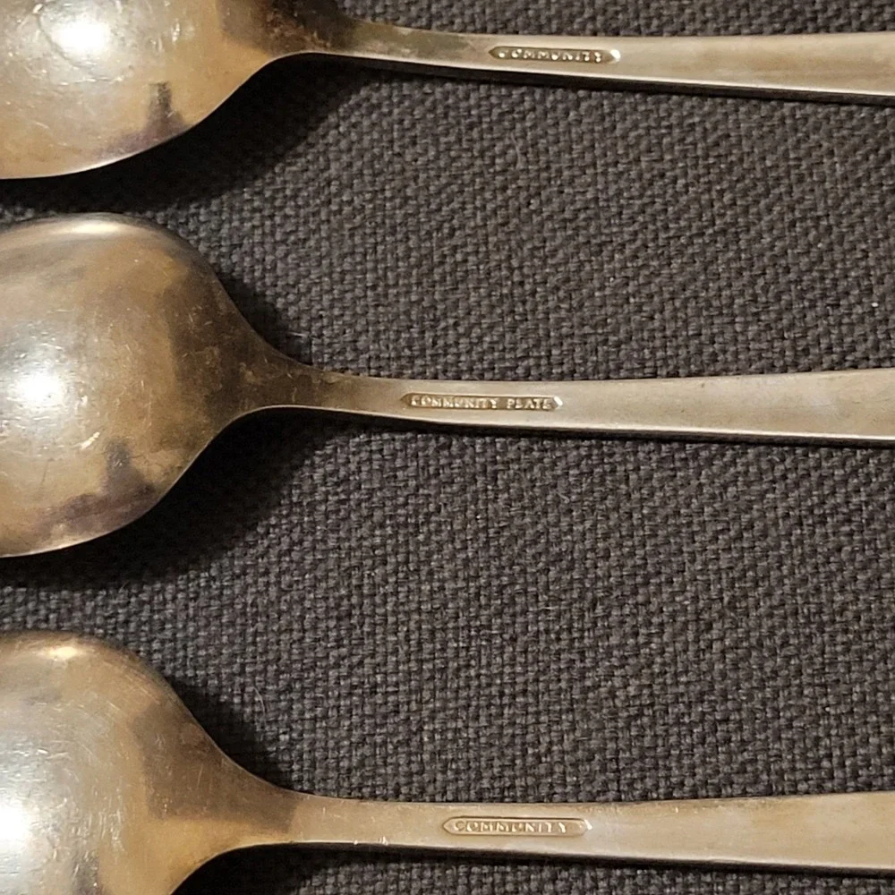 X3‎ Oneida Community 1936 CORONATION Silverplate 8.5